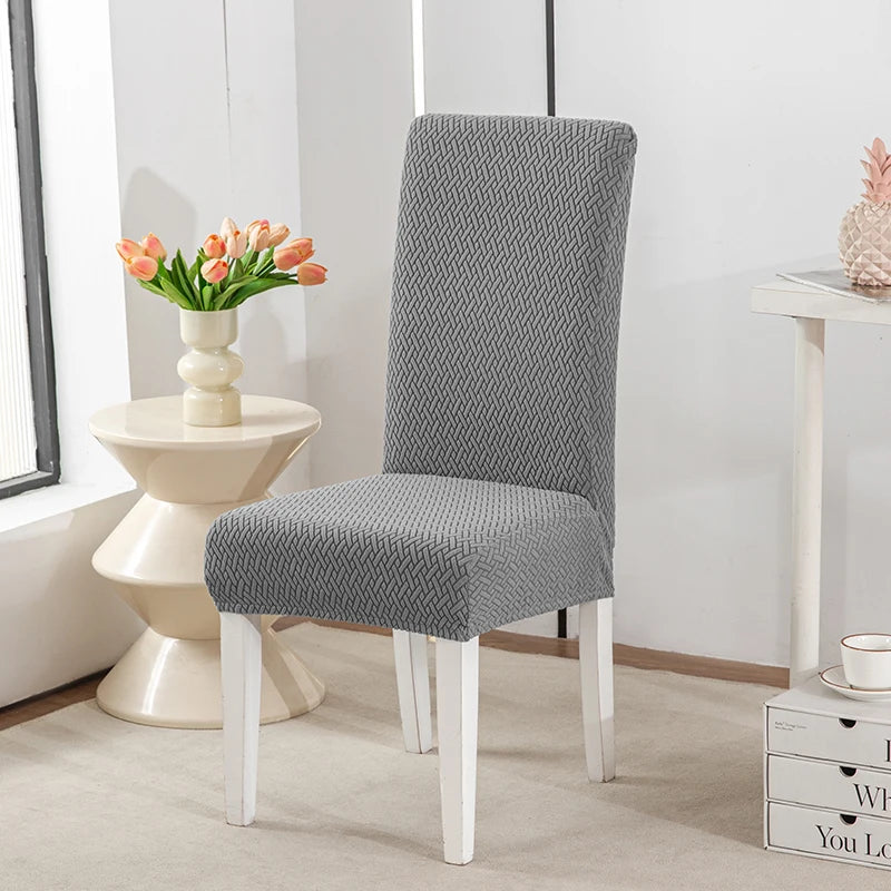 Rechaire — La housse design qui redonne vie à vos chaises.