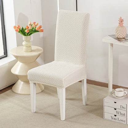 Rechaire — La housse design qui redonne vie à vos chaises.