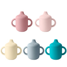 Charger l&#39;image dans la galerie, Tasse d’apprentissage en silicone – Antifuite &amp; nomade
