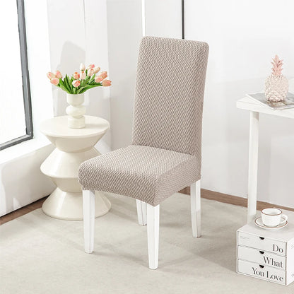 Rechaire — La housse design qui redonne vie à vos chaises.