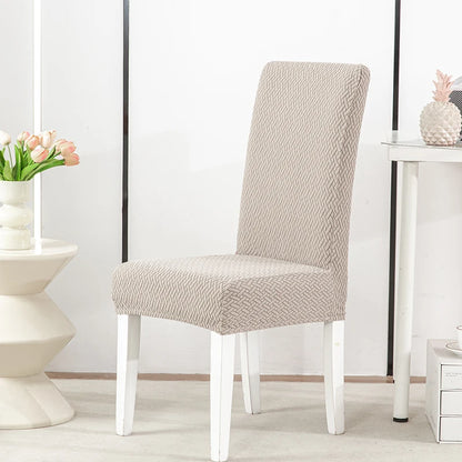 Rechaire — La housse design qui redonne vie à vos chaises.